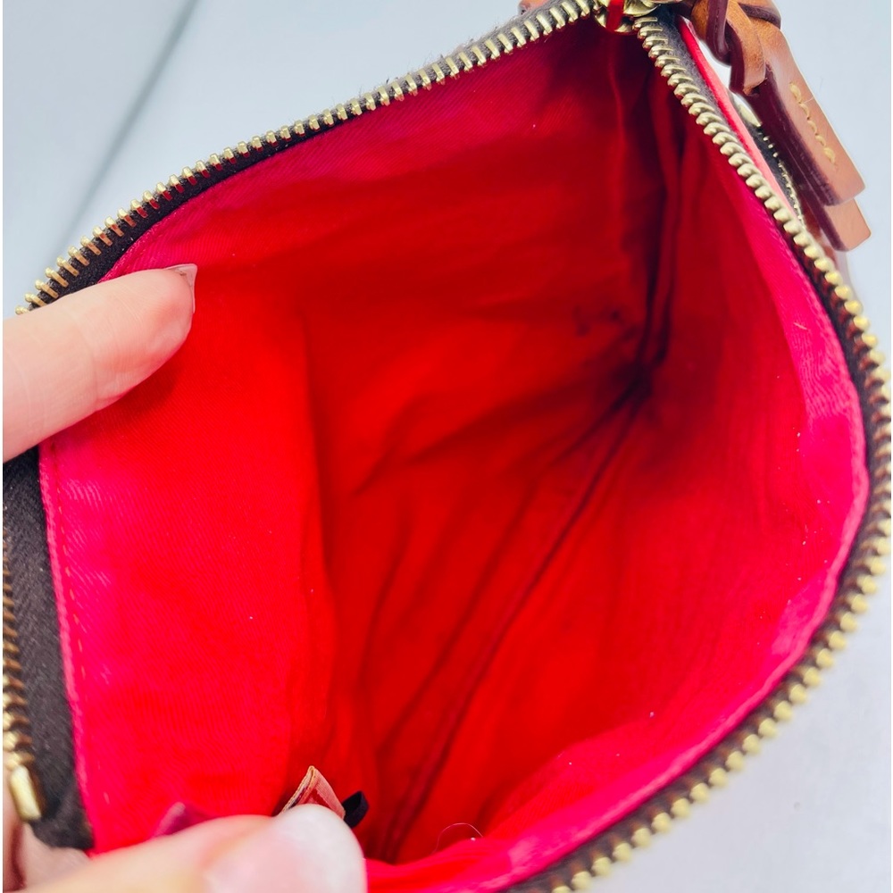 $SALE$DOONEY & BOURKE SALMON CROSSBODY REVERSIBLE  PURSE  WITH 2 POCKETS IN BACK - Picture 5 of 16